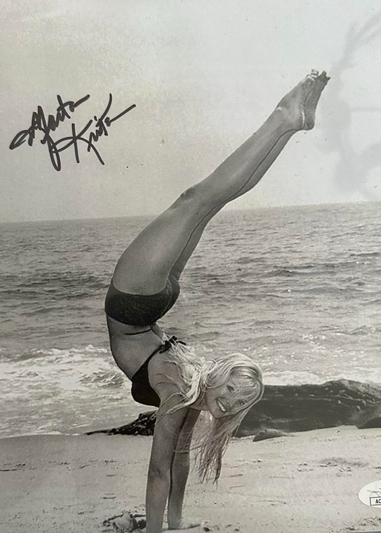 Marta Kristen Signed 8x10 Photo (Lost In Space) - JSA COA